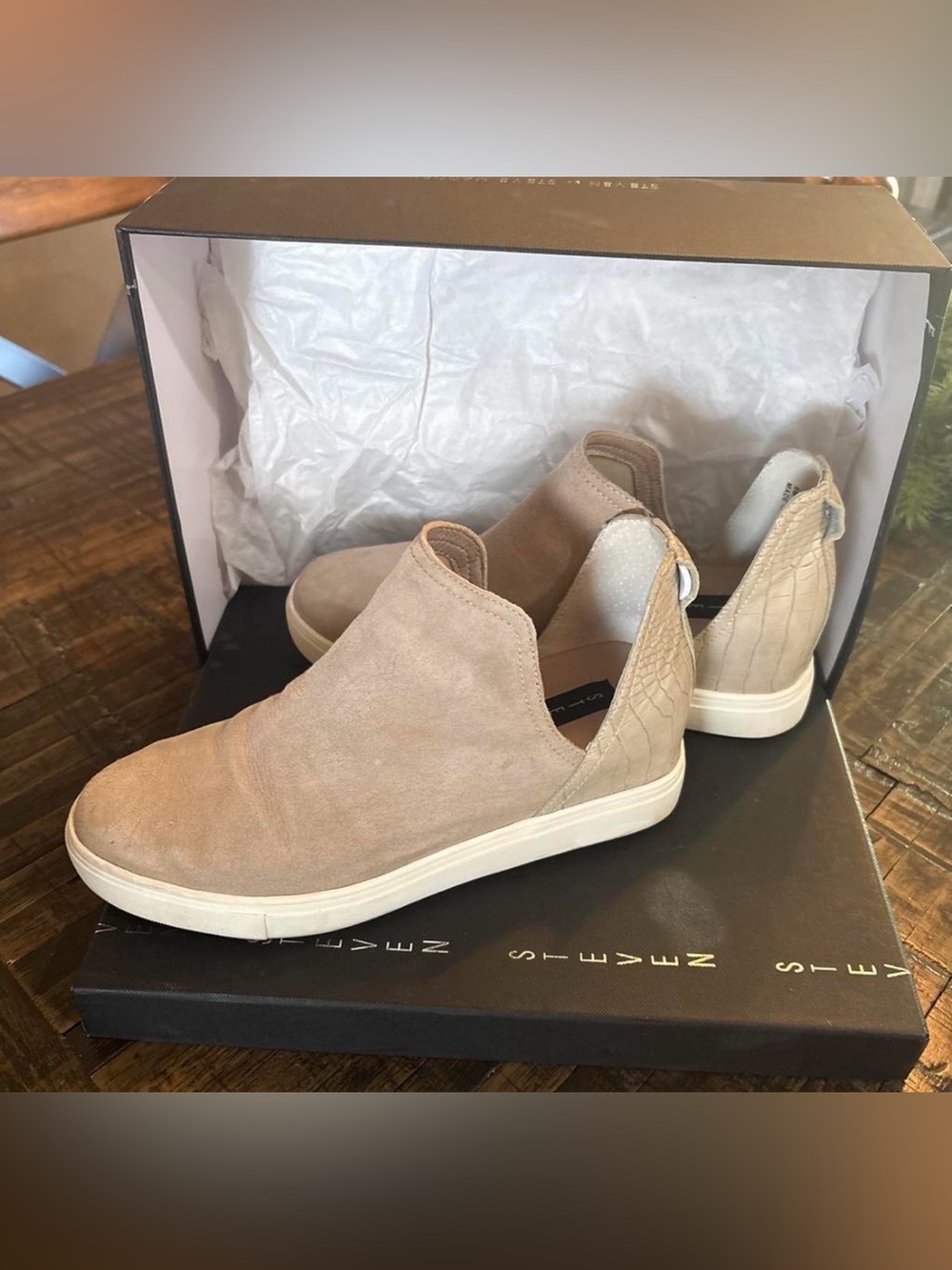 Steve Madden - Picture 2 of 7